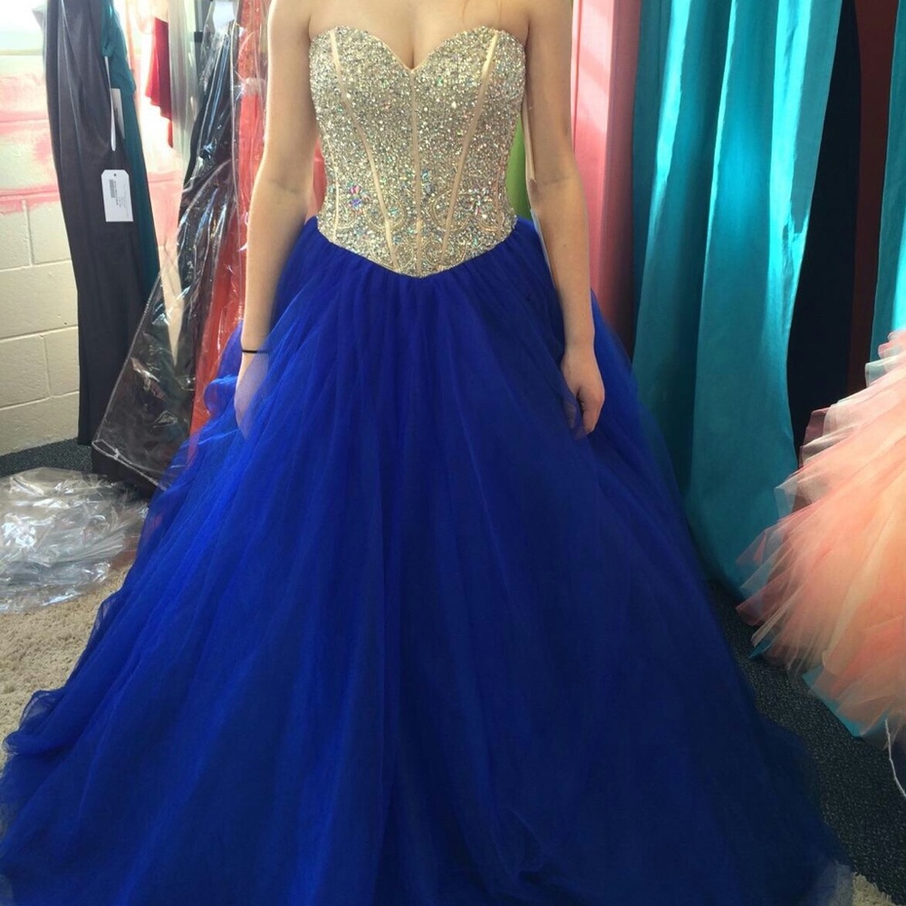 Prom dress